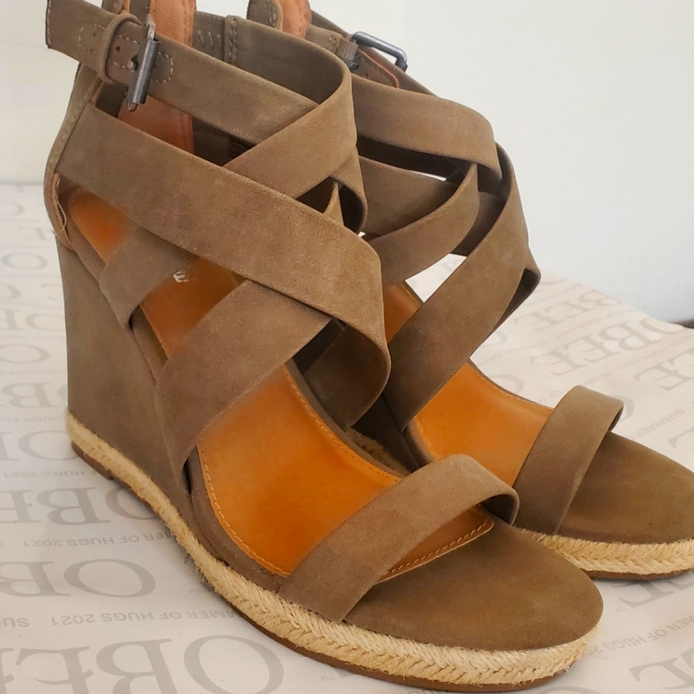 Super comfy Wedges
